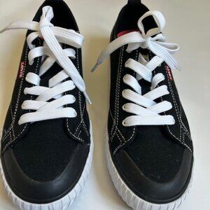 New Levi's Black Canvas Sneakers Athletic Shoes Women Size 8